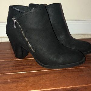 black booties